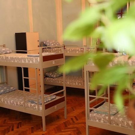 Flora Hostel Baku Eksteriør billede
