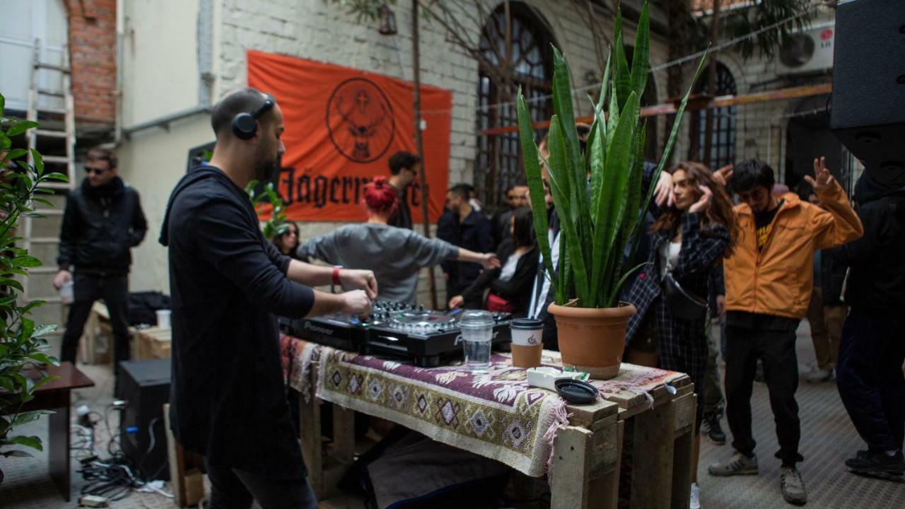 Flora Hostel Baku Eksteriør billede