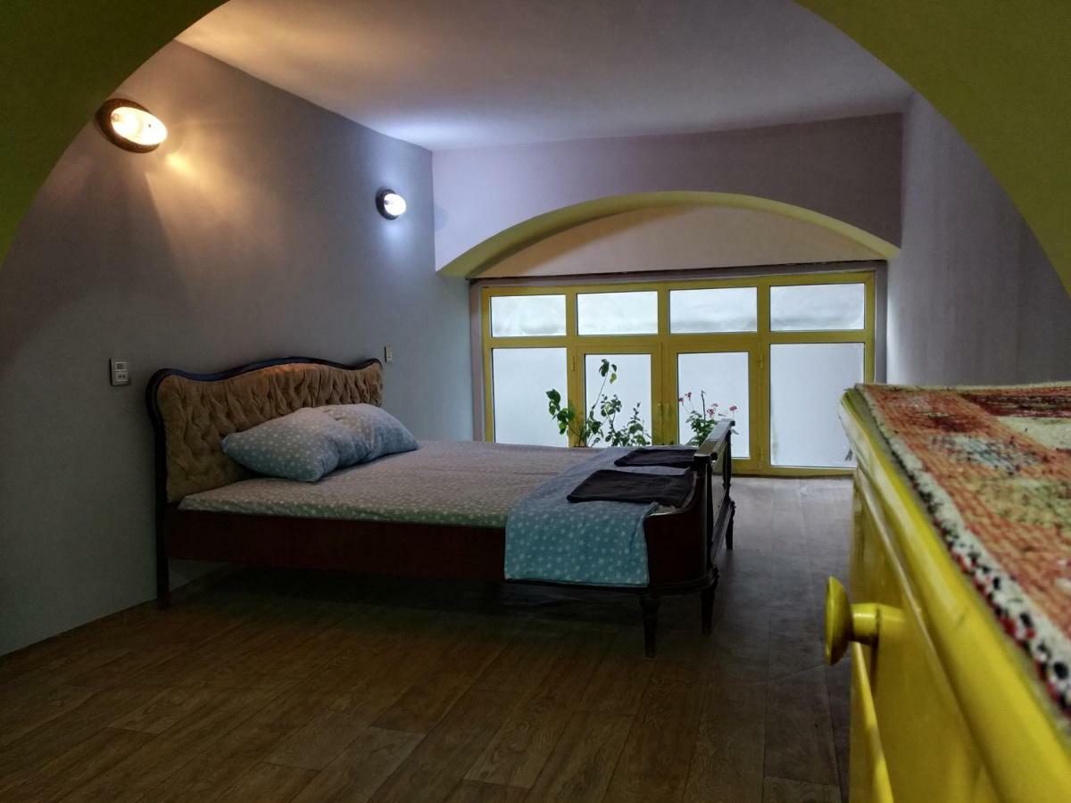 Flora Hostel Baku Eksteriør billede