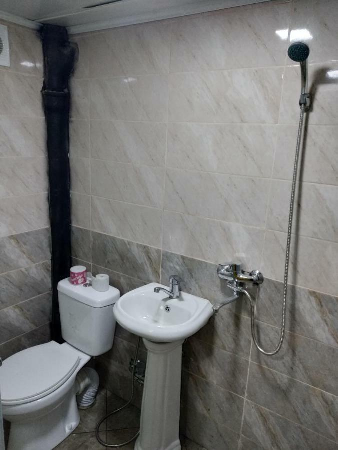 Flora Hostel Baku Eksteriør billede