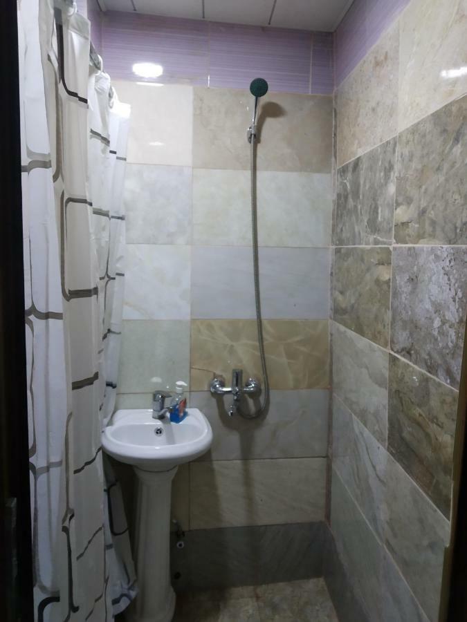 Flora Hostel Baku Eksteriør billede