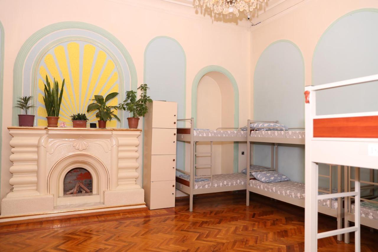 Flora Hostel Baku Eksteriør billede