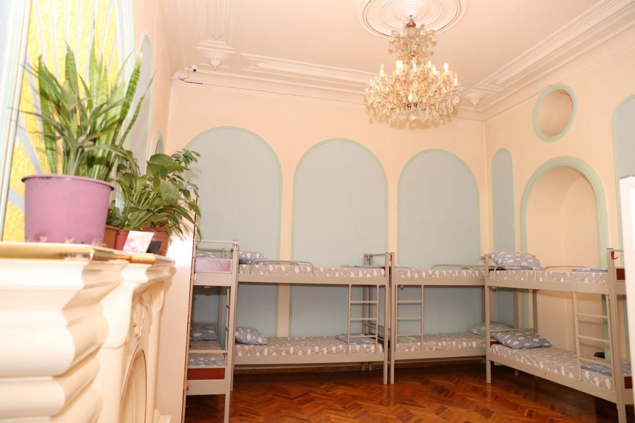 Flora Hostel Baku Eksteriør billede